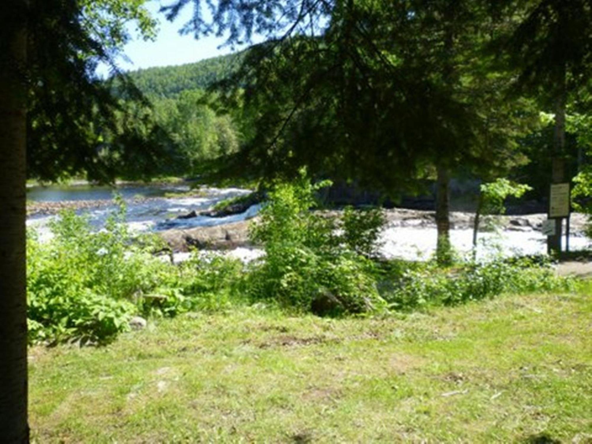 Riviere Petit Saguenay Villa Exterior photo