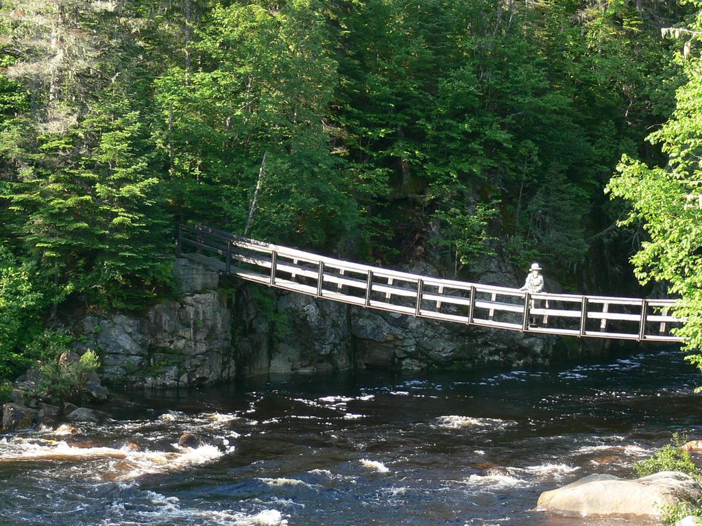 Riviere Petit Saguenay Villa Exterior photo