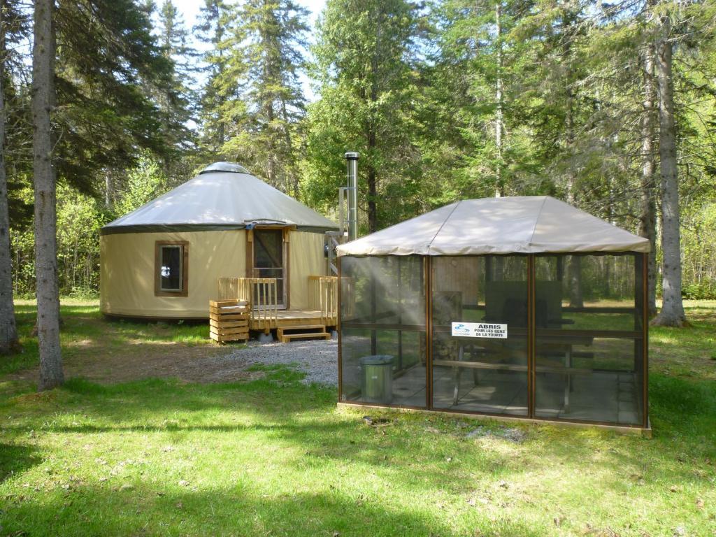 Riviere Petit Saguenay Villa Exterior photo